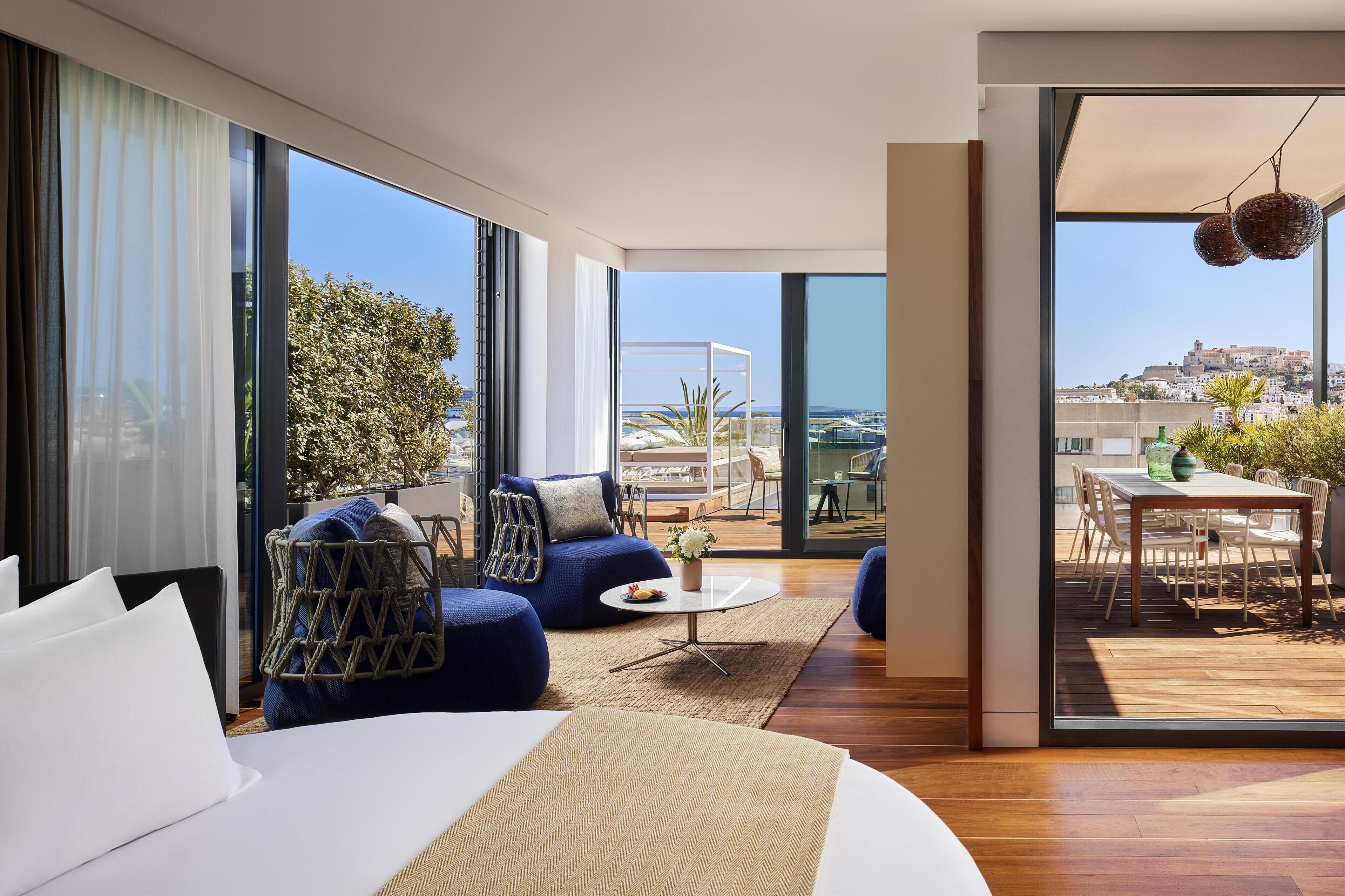 Cobertura, terraço (Suite) | Frigobar, cofres nos quartos, escrivaninha, cortinas blackout