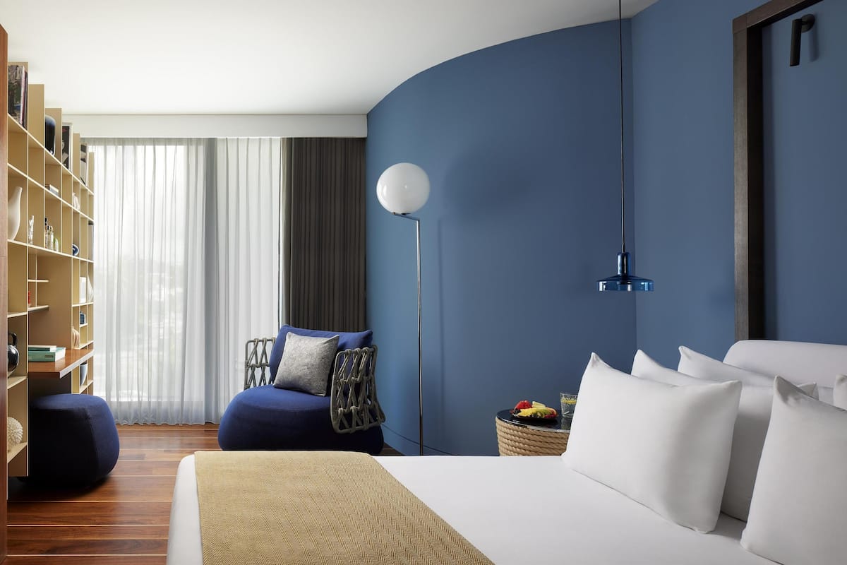 Doppia Premium, terrazzo | Minibar, una cassaforte in camera, una scrivania, tende oscuranti