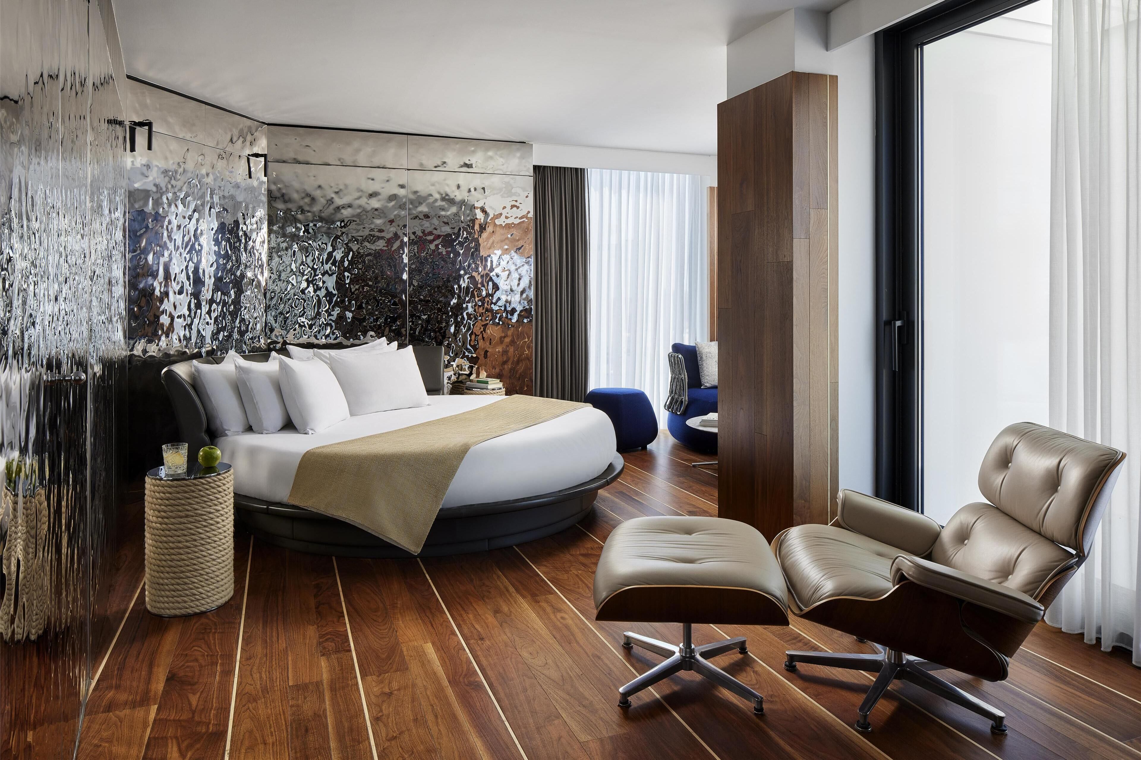 minibar, in-room safe, desk, blackout curtains