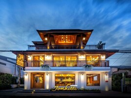 Front of property - evening/night