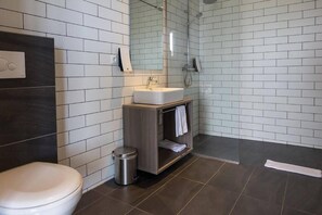 Bathroom - Milk Factory (Höfn)