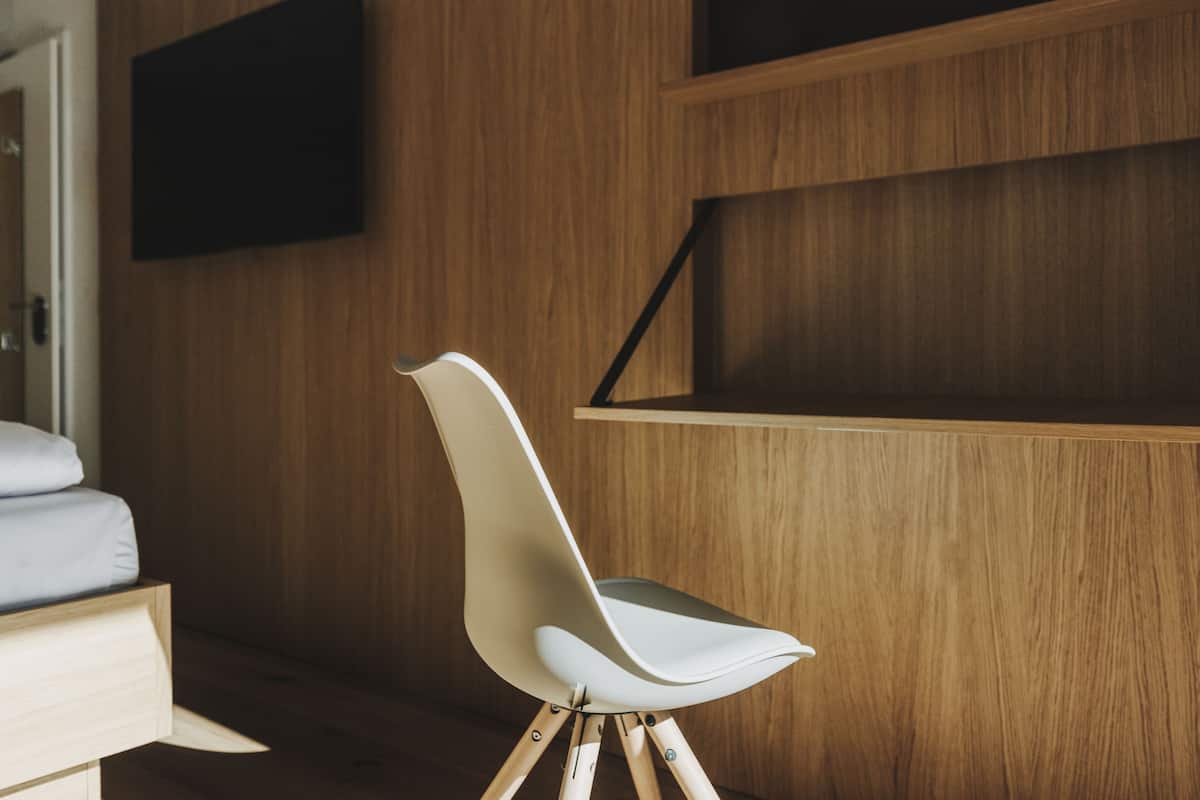 Kamar Deluks | Brankas, meja kerja, kedap suara, dan Wi-Fi gratis