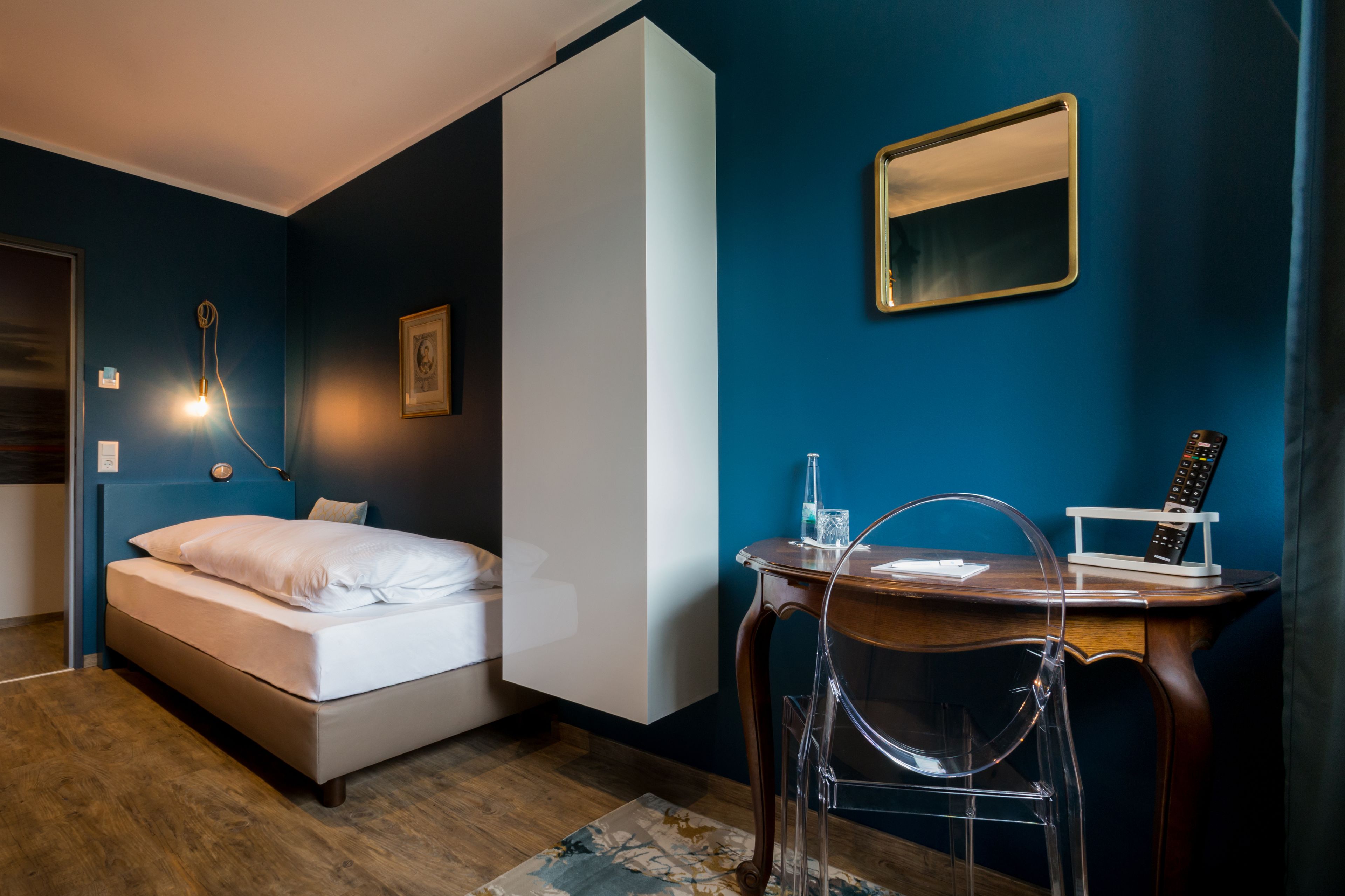 single room | in-room safe, desk, free cots/infant beds, free wifi