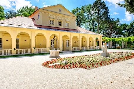 Unterkunftsgelände. Klebelsberg Kastély