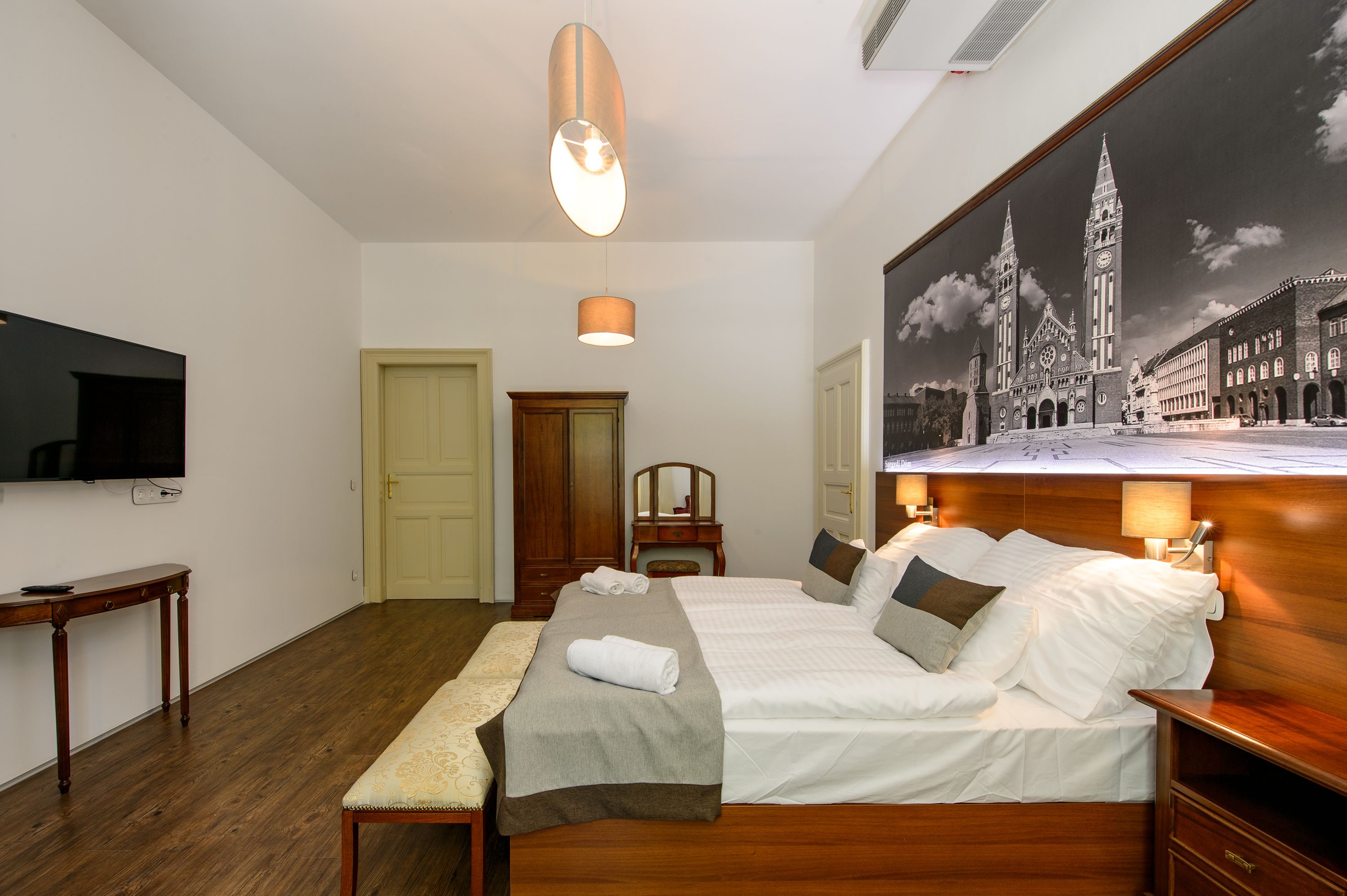 standard double room, 1 bedroom | desk, free wired internet, bed sheets