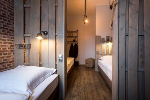共用宿舍, 男女混合宿舍, 共用浴室 (1 bed in a 3-bed dormitory) | 高級寢具、舒適加層、客房內保險箱、獨特裝潢