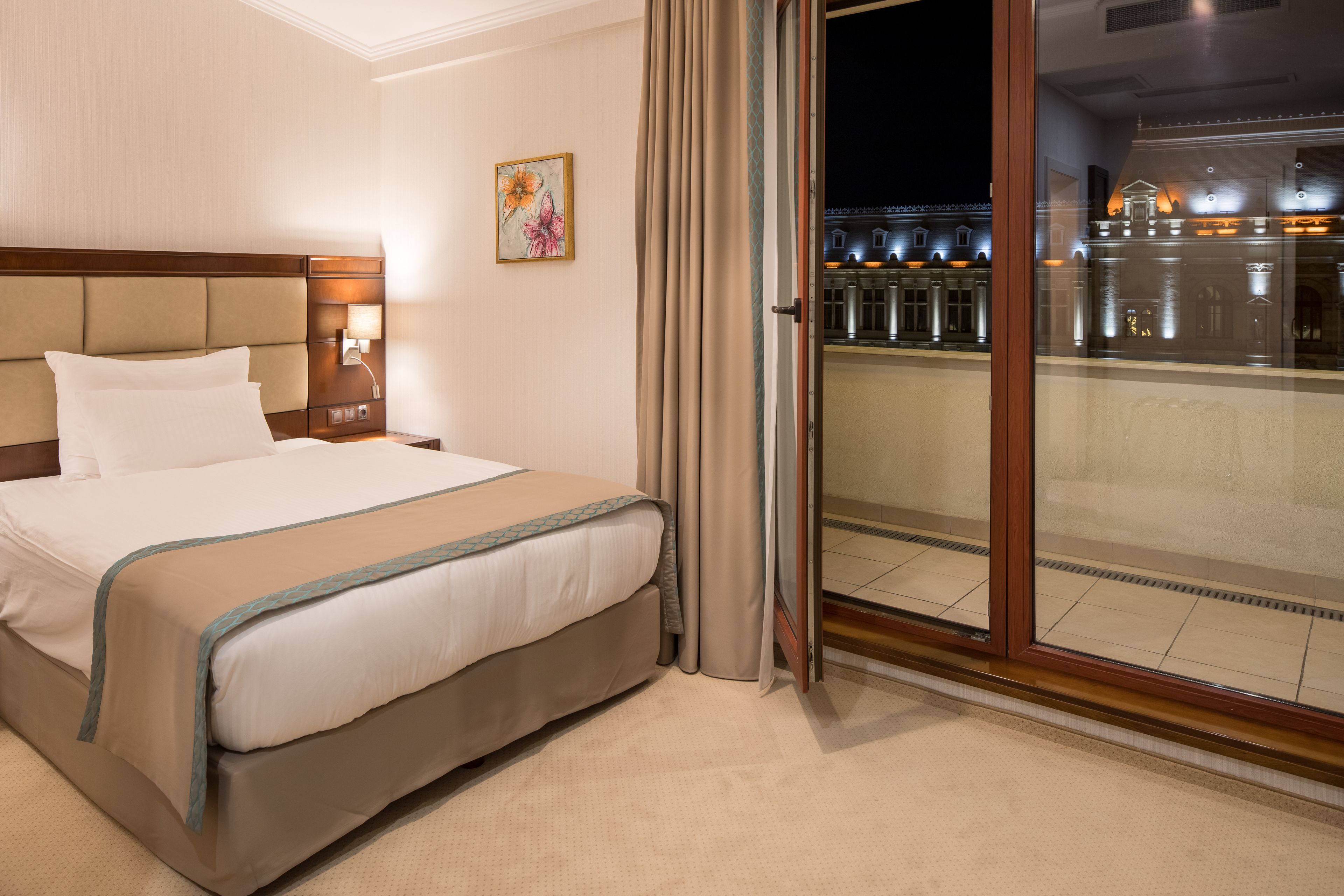 superior single - single use  | memory-foam beds, minibar, in-room safe, desk