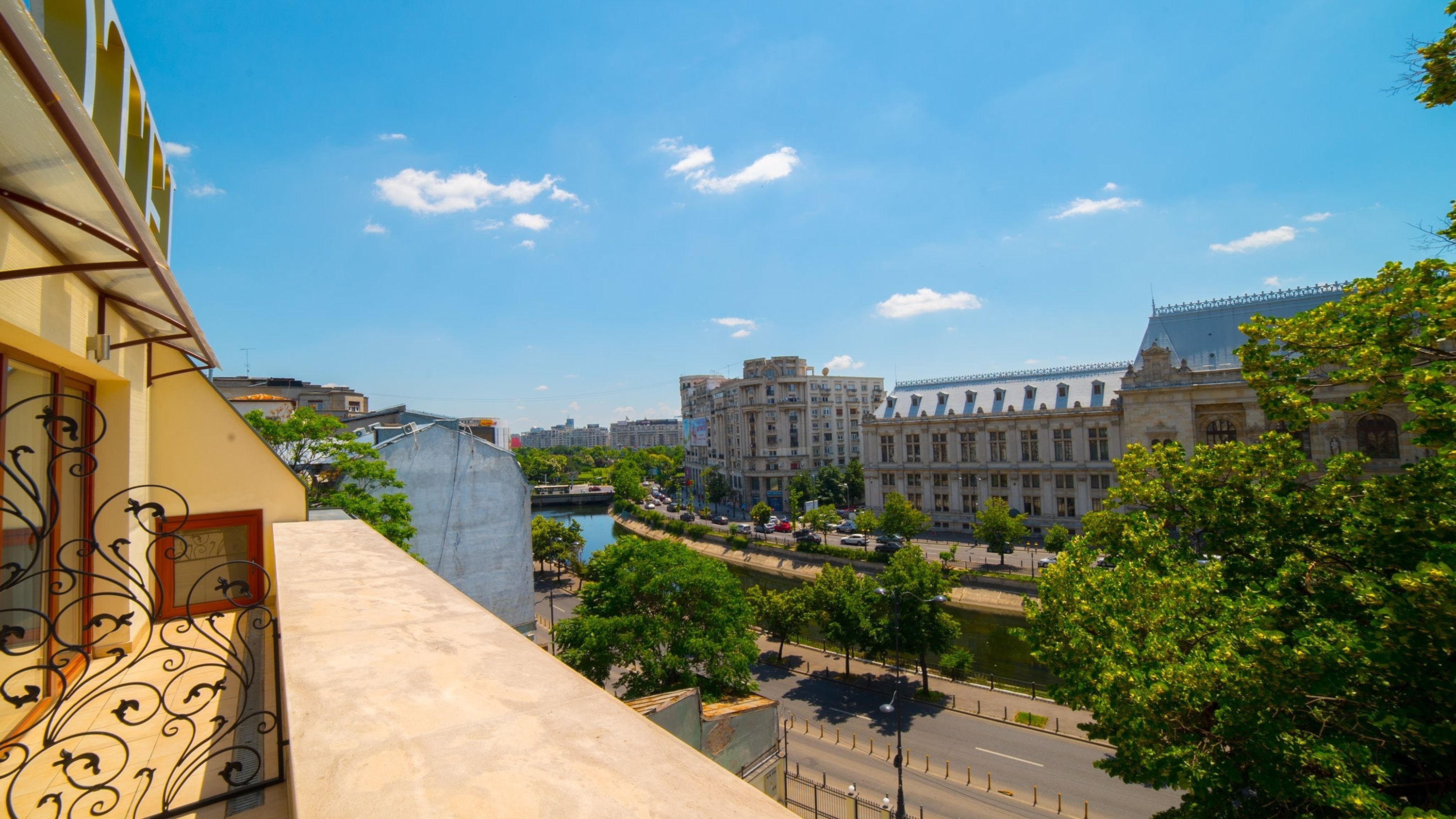Deluxe Room with Balcony | Balcony view