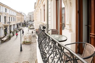 1 bedroom, memory-foam beds, minibar, in-room safe