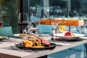 Café da manhã e jantar, culinária internacional