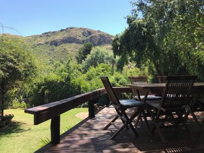 Outdoor dining - Patcham Place B&B (Clarens)