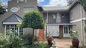 Fachada da propriedade