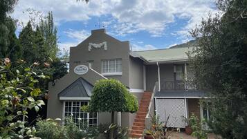 Fachada da propriedade