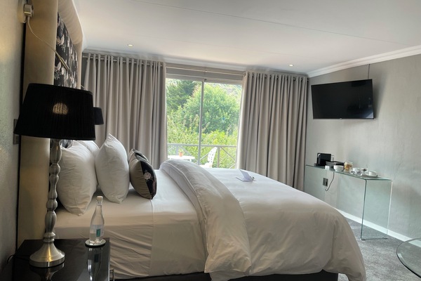 Double Deluxe (Twin or King beds) | Egyptian cotton sheets, premium bedding, pillowtop beds, in-room safe