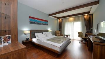 1 bedroom, premium bedding, minibar, in-room safe