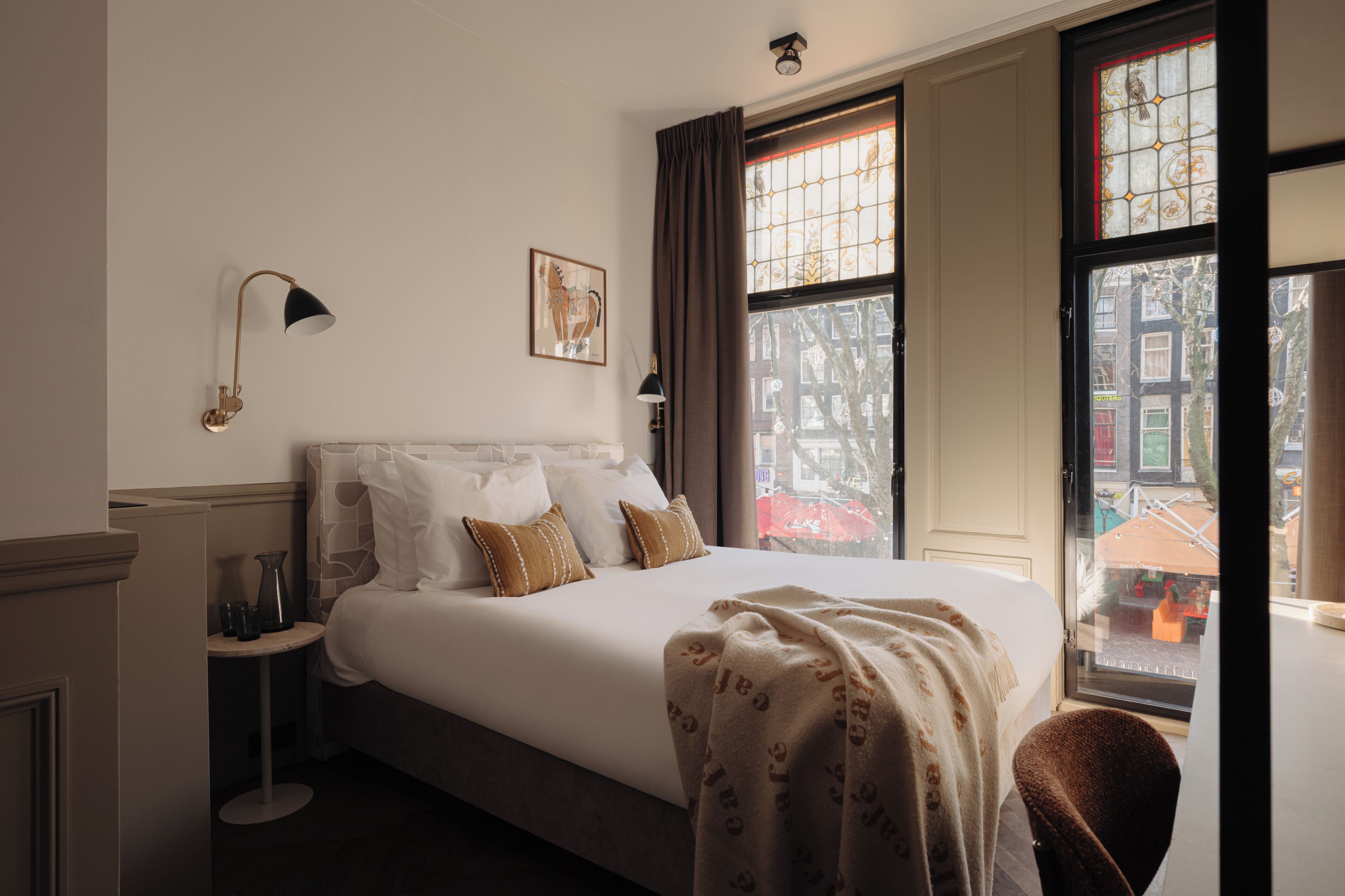 Tweepersoonskamer (Nightlife experience room) | Lakens van Egyptisch katoen, luxe beddengoed, een kluis op de kamer