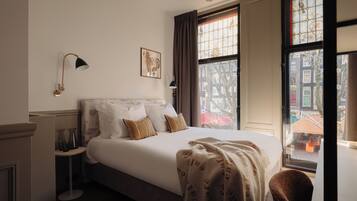 Tweepersoonskamer (Nightlife experience room) | Lakens van Egyptisch katoen, luxe beddengoed, een kluis op de kamer