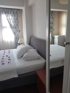 Standard-Doppelzimmer, Nichtraucher | Minibar, kostenloses WLAN