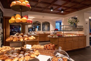 Café da manhã com buffet grátis