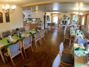 Breakfast area
