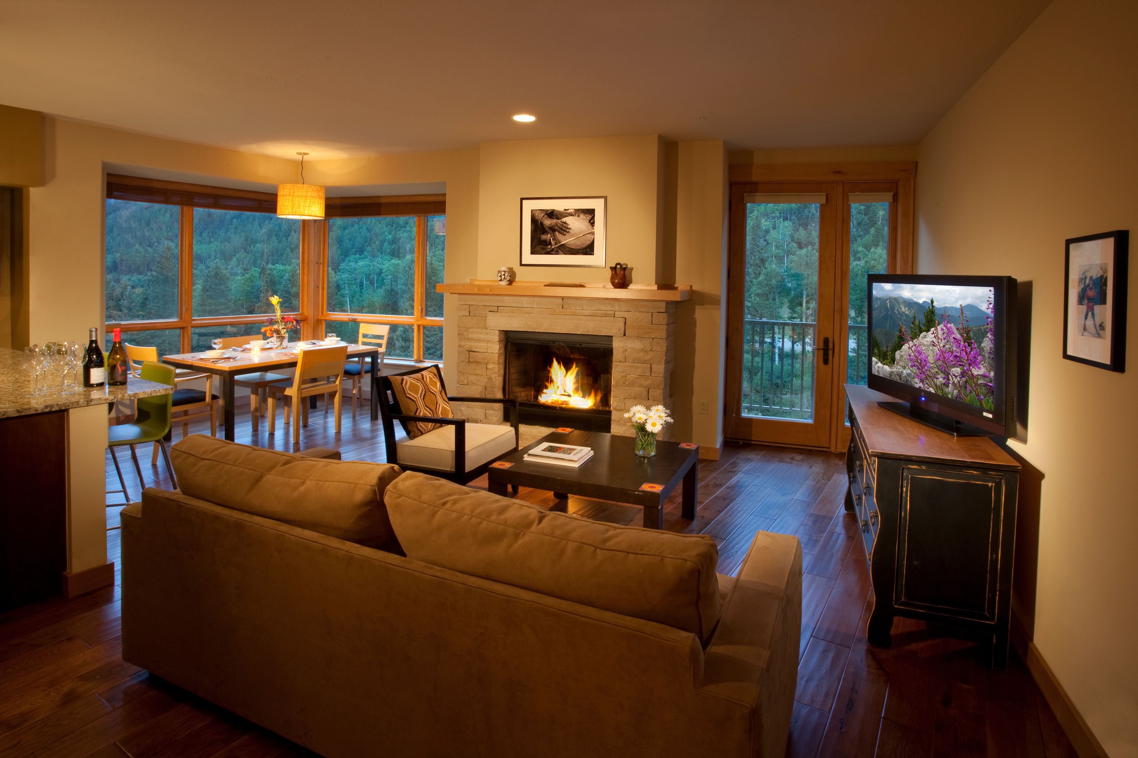 207: 2 bedroom/2 bath Condo | 起居區 | 36-吋平面電視、衛星頻道、電視