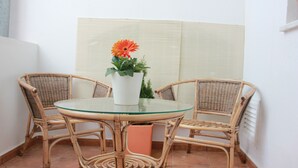 Habitación doble | Servicio de comidas en la habitación