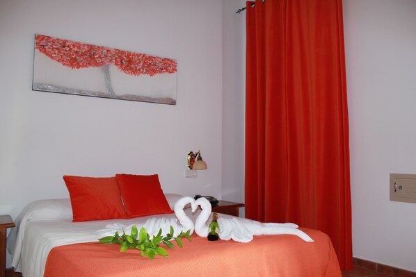 Double Room | Free WiFi - Hostal Puerta de Arcos (Arcos de la Frontera)