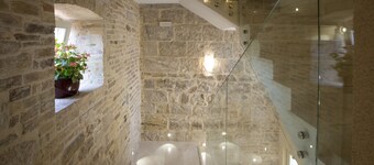 Aspalathos Residence