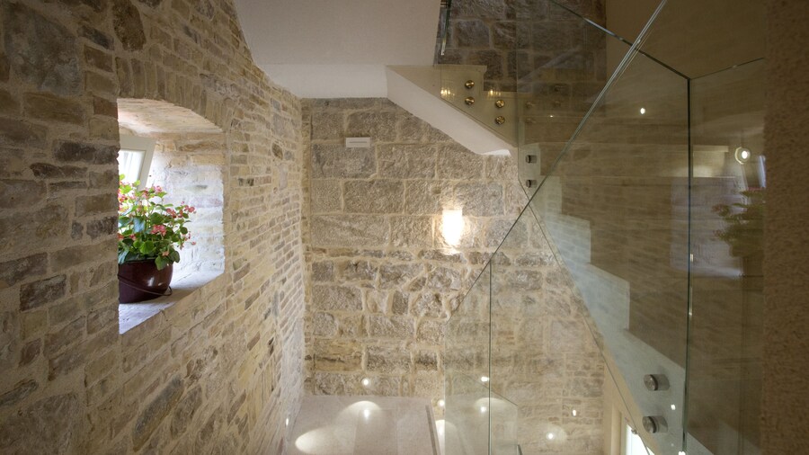 Aspalathos Residence