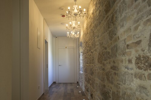 Aspalathos Residence