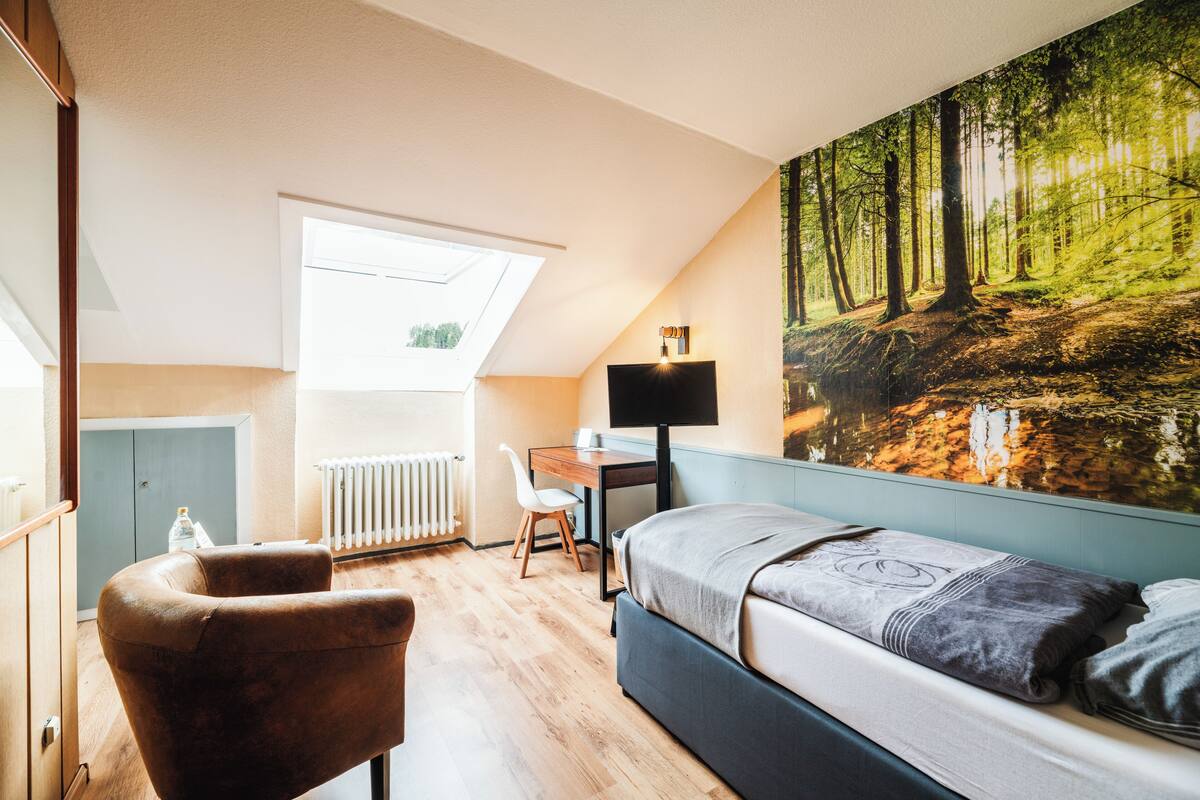 Basic Single Room, 1 Twin Bed | Premium bedding, desk, cribs (surcharge), individually decorated