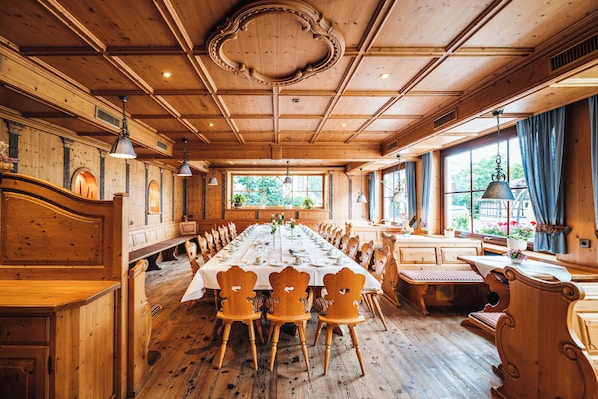 Meeting facility