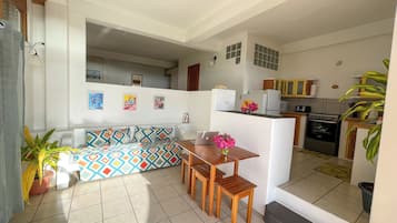 Panoramic Studio, 1 Bedroom, Kitchen, Sea View | Living area
