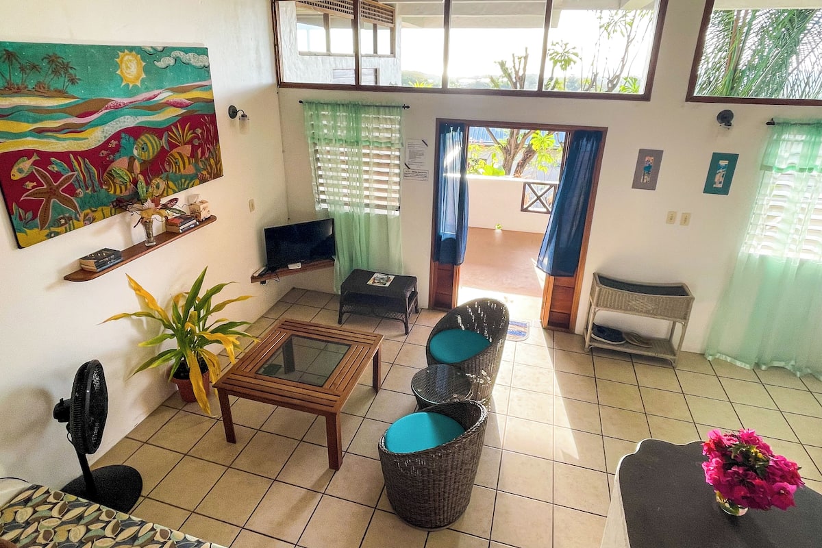 Panoramic Apartment, 2 Bedrooms, Kitchen, Sea View | Living area