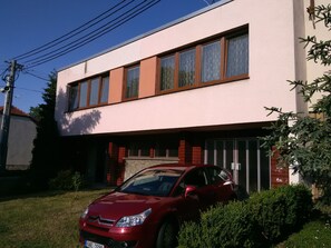 Free self-parking - Large Apartment in the heart of Slovácko (Kunovice)