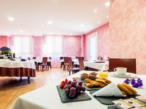 Mediterranean cuisine - Hotel La Cava (Cabanes)