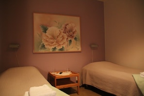 Twin Room, Private Bathroom | Individually decorated, individually furnished, blackout drapes - Hotel Vuollerim (Vuollerim)
