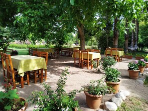 Colazione a buffet inclusa, servita tutte le mattine 