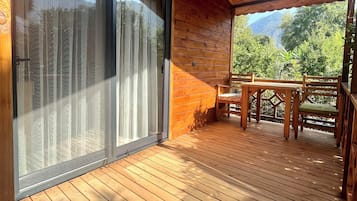 Casa de árbol estándar, varias camas | Terraza o patio