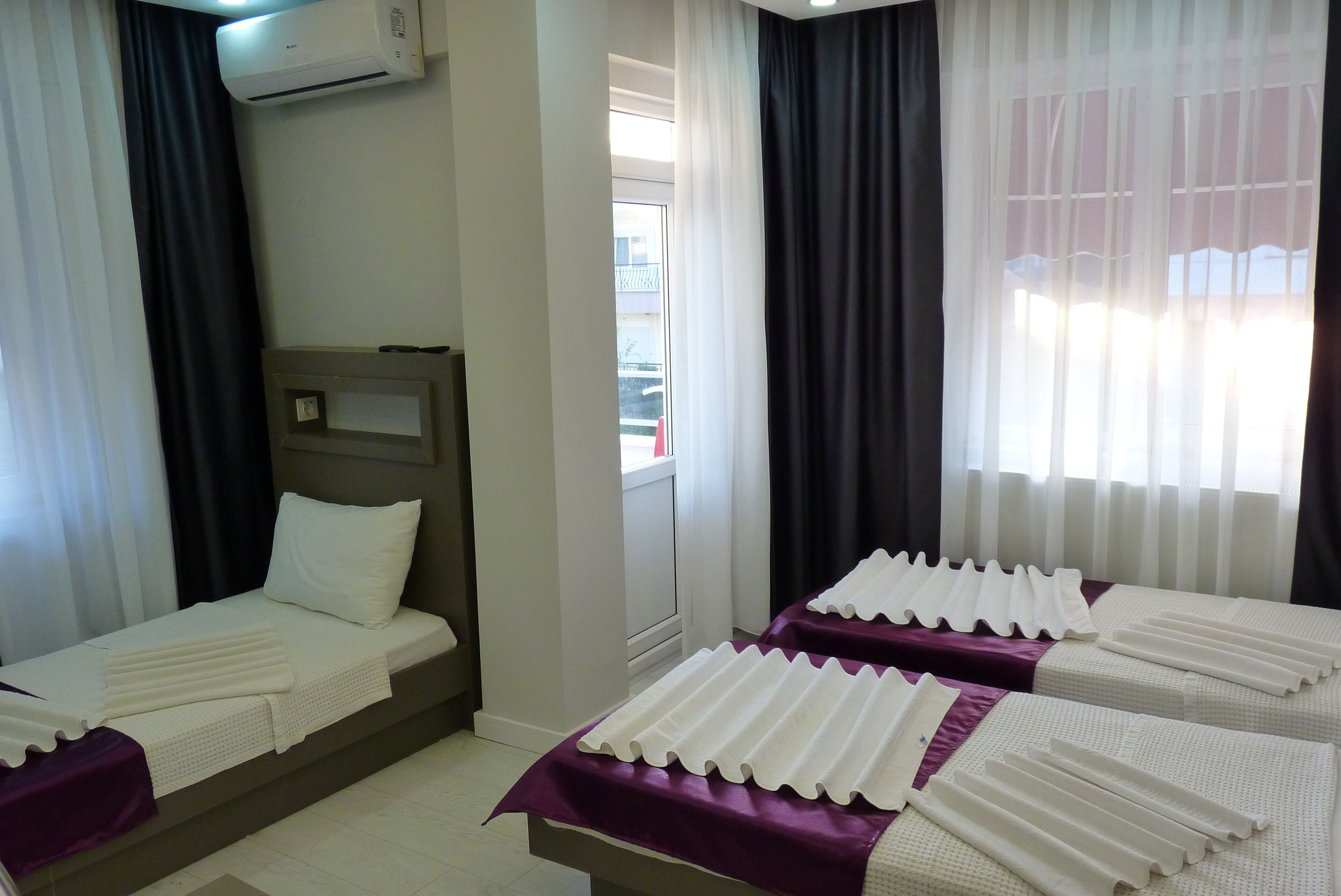 standard triple room | minibar, soundproofing, iron/ironing board, free wifi