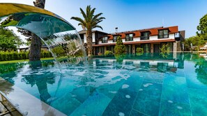 Pool waterfall - Assos Hunters Hotel - Special Class ( Adults Only)  (Ayvacik)