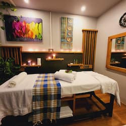 Couples treatment room(s), sauna, hot tub, steam room
