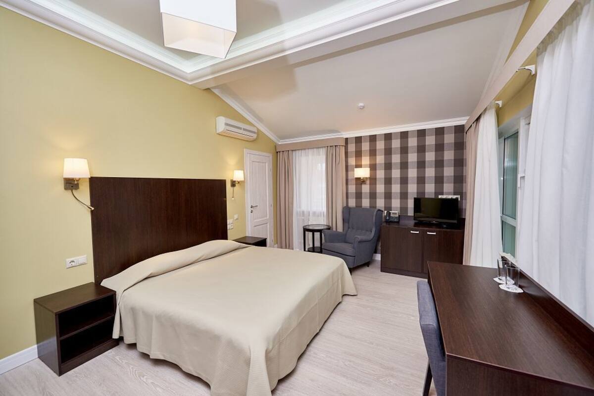 Superior-Doppelzimmer | Hochwertige Bettwaren, Daunenbettdecken, Zimmersafe, Schreibtisch