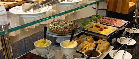 Free daily buffet breakfast