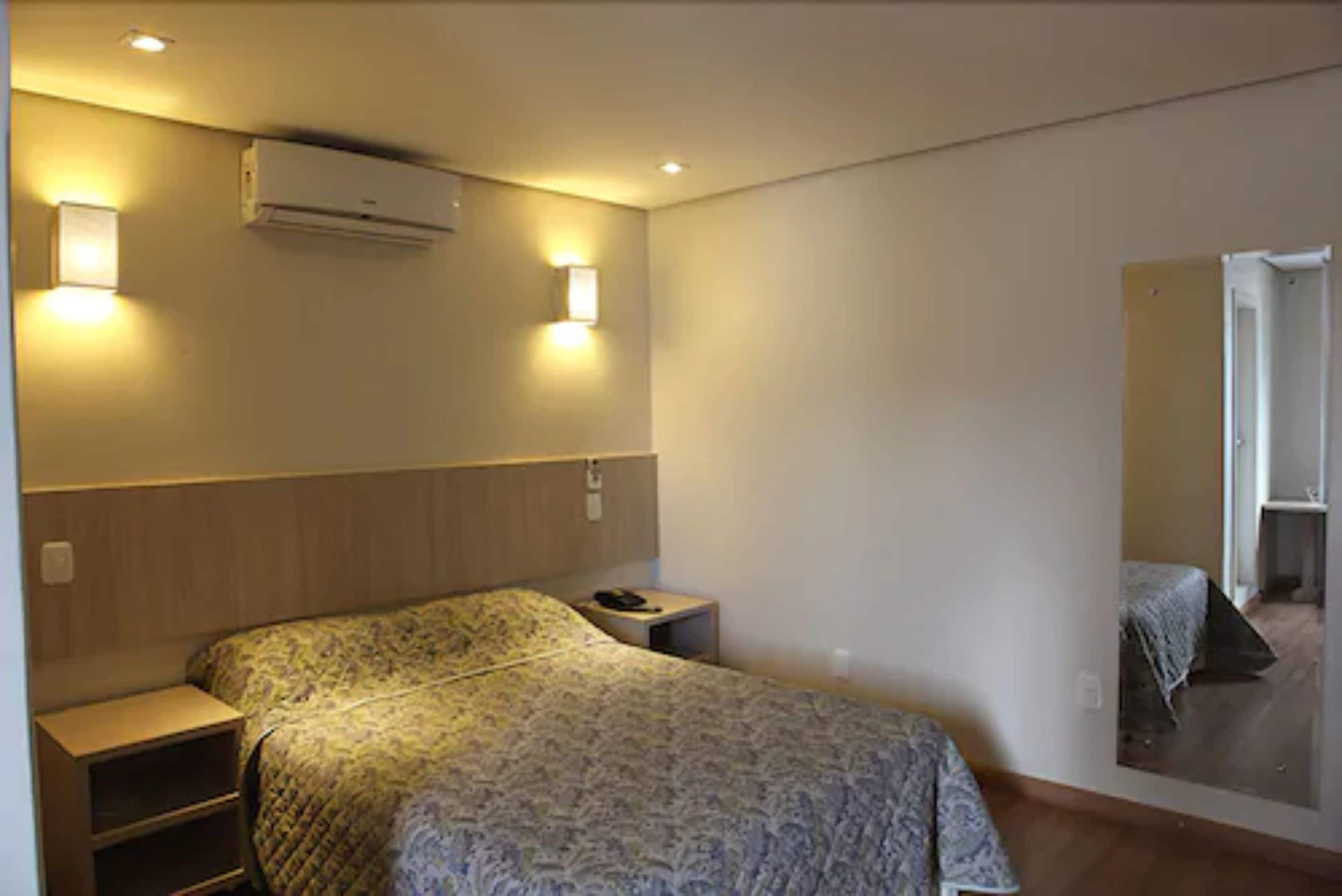 single room | minibar, desk, blackout curtains, soundproofing