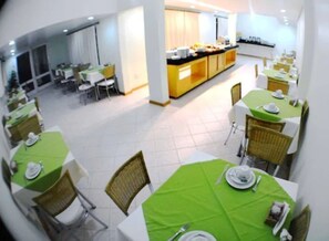 Tägliches inbegriffenes Frühstücksbuffet