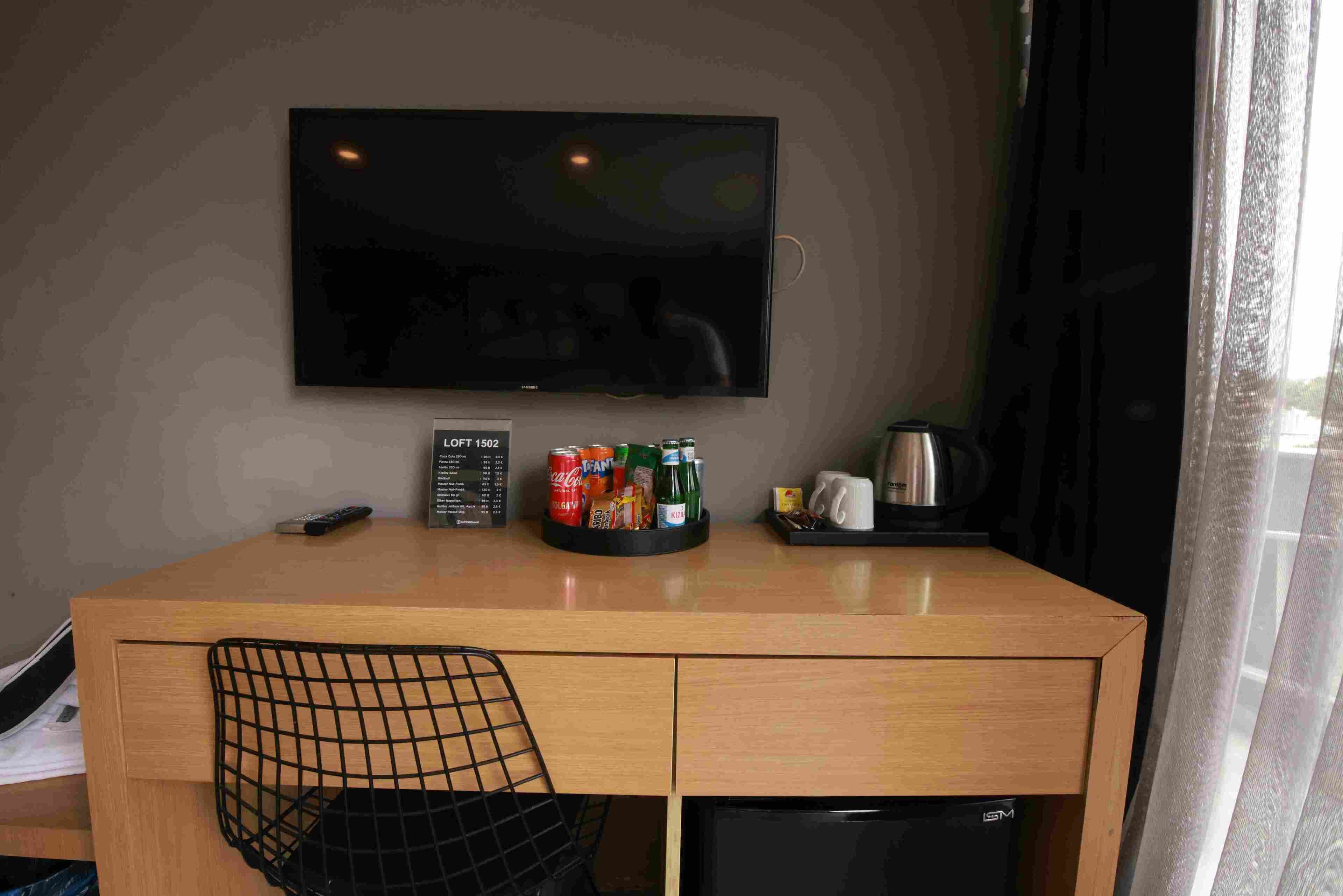 standard double room | television