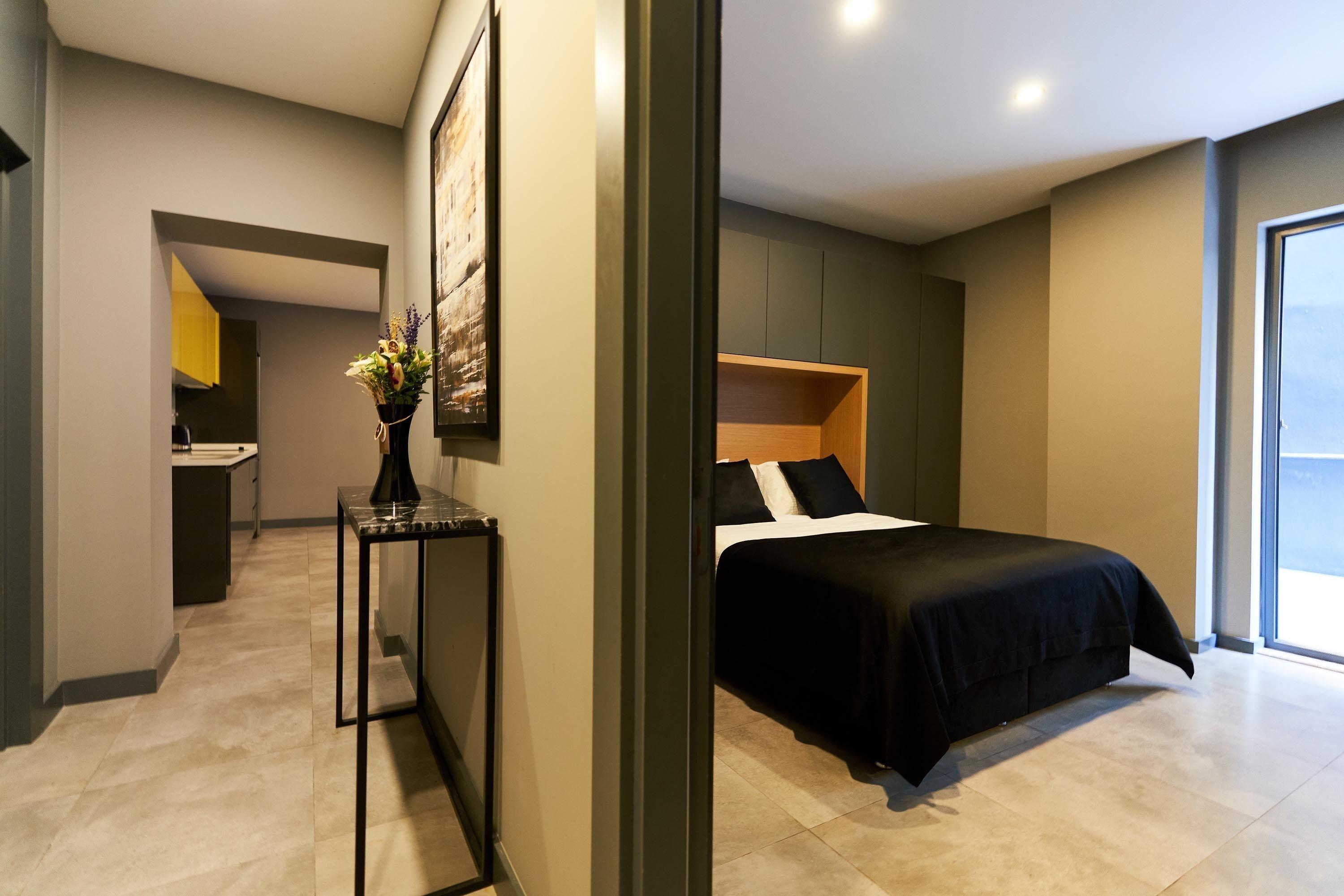 1 bedroom, premium bedding, minibar, desk