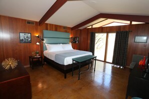 Suite, Private Bathroom (The Sinatra Suite) | Egyptian cotton sheets, desk, iron/ironing board, free WiFi - The Terrace Inn (Coleman)