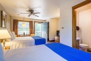 Premium bedding, individually decorated, individually furnished - The Towne Motel (Camden)